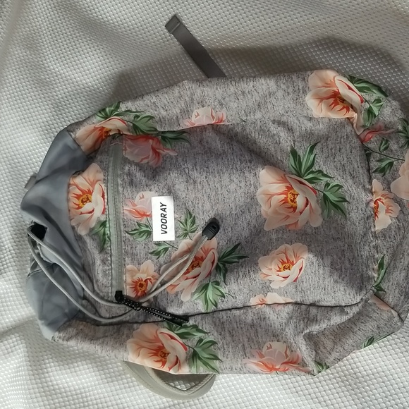 VOORAY FLORAL BACKPACK IN GREY & PINK - Picture 7 of 7